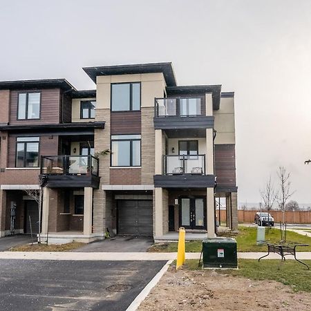 Modern Hamilton Homes Lake Ontario Shore By Globalstay Екстер'єр фото