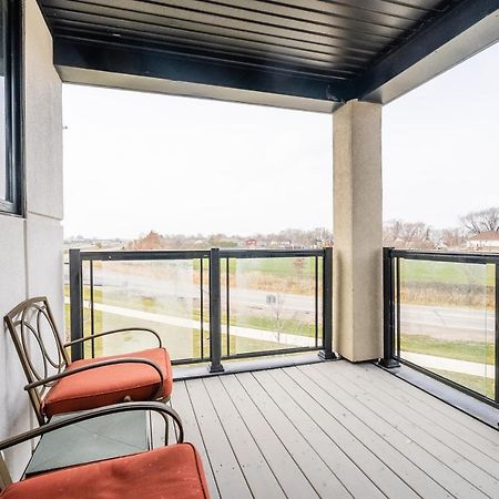 Modern Hamilton Homes Lake Ontario Shore By Globalstay Екстер'єр фото