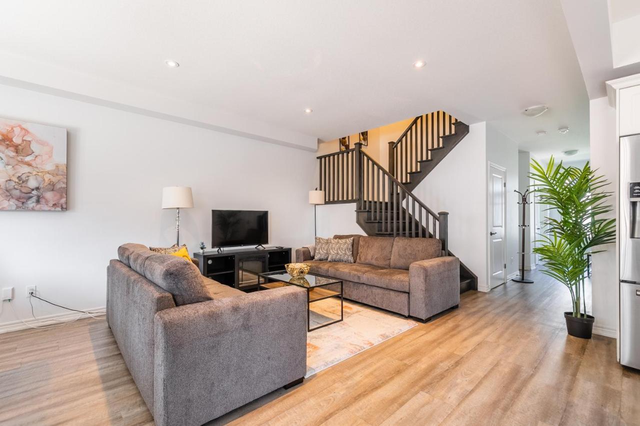 Modern Hamilton Homes Lake Ontario Shore By Globalstay Екстер'єр фото