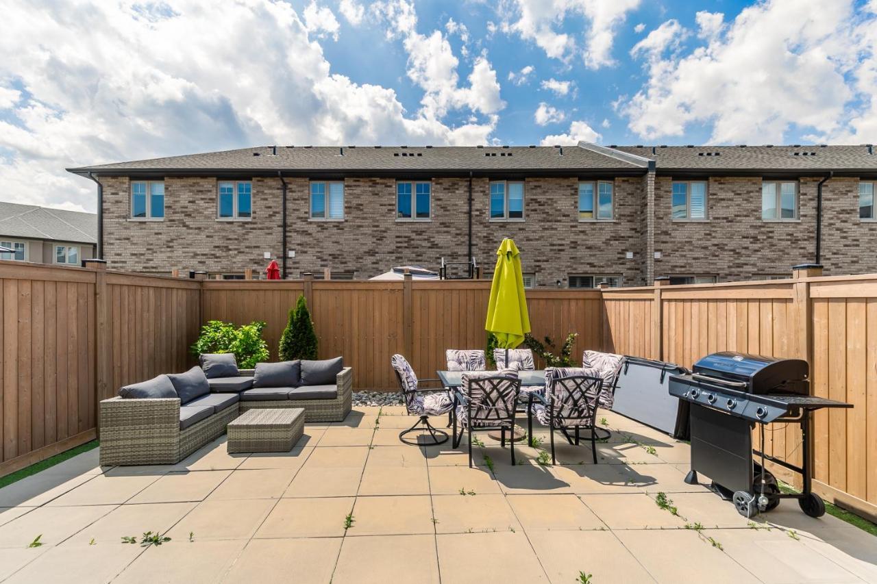 Modern Hamilton Homes Lake Ontario Shore By Globalstay Екстер'єр фото