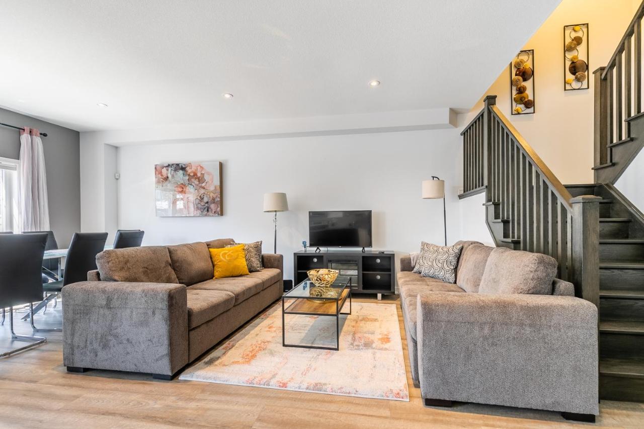 Modern Hamilton Homes Lake Ontario Shore By Globalstay Екстер'єр фото