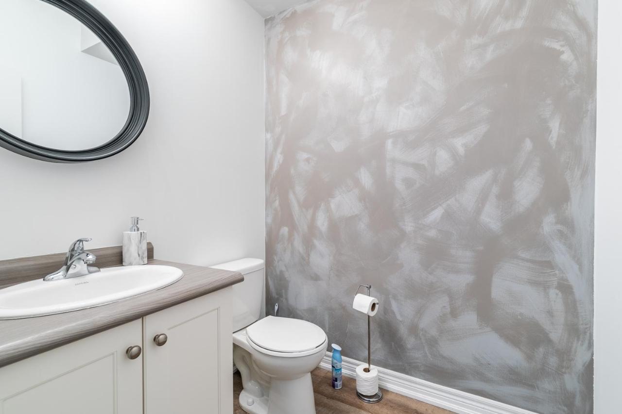 Modern Hamilton Homes Lake Ontario Shore By Globalstay Екстер'єр фото