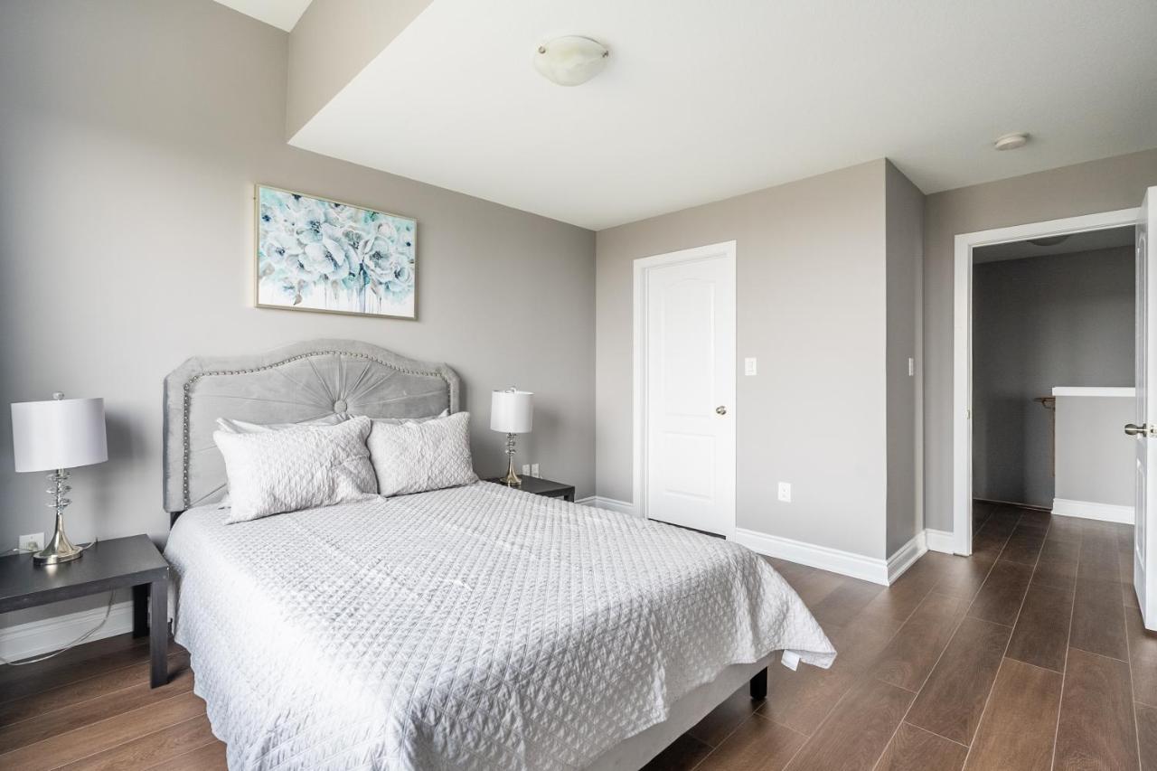 Modern Hamilton Homes Lake Ontario Shore By Globalstay Екстер'єр фото