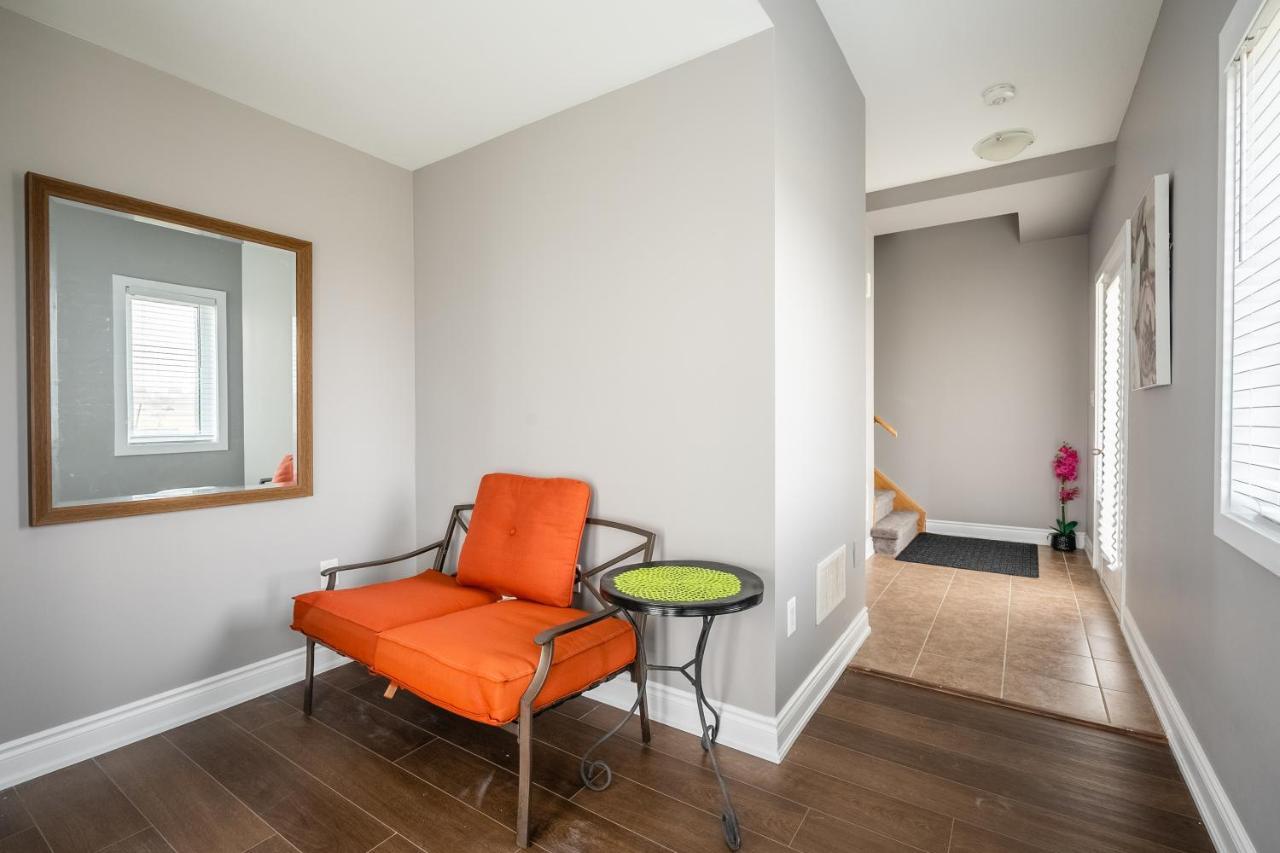 Modern Hamilton Homes Lake Ontario Shore By Globalstay Екстер'єр фото